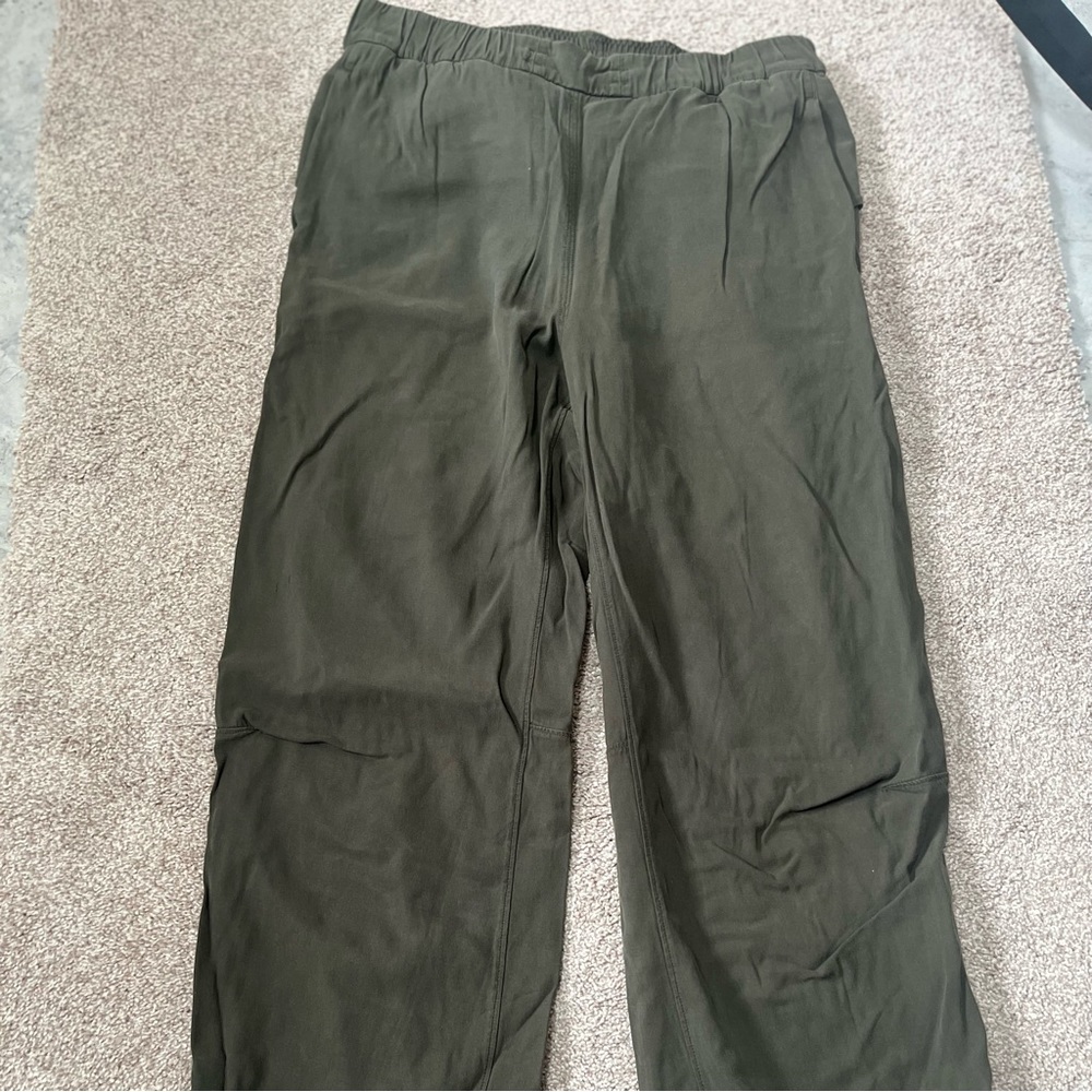 Lululemon Essential Affinity Jogger - image 5